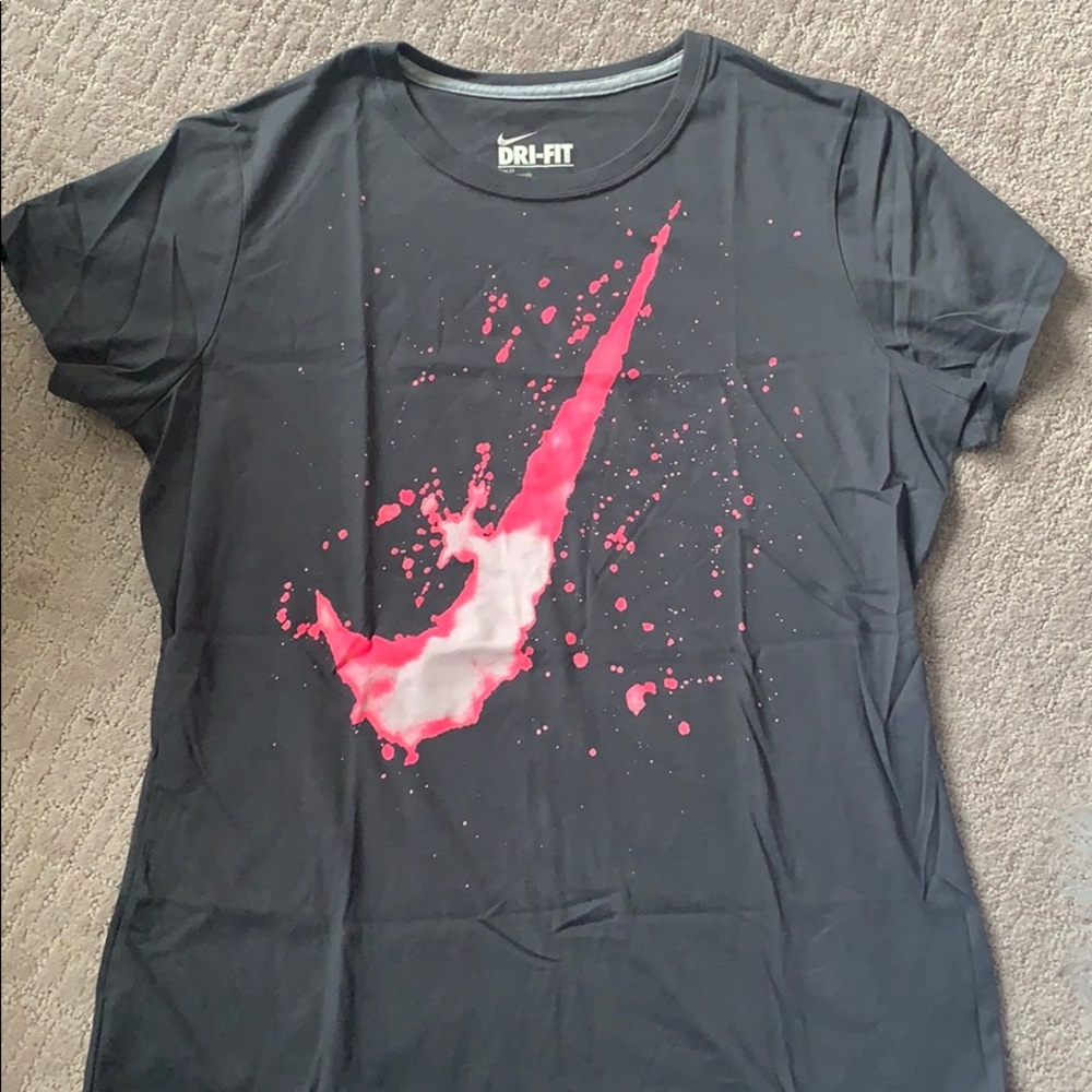 NIKE DRI-FIT SLIM FIT TSHIRT